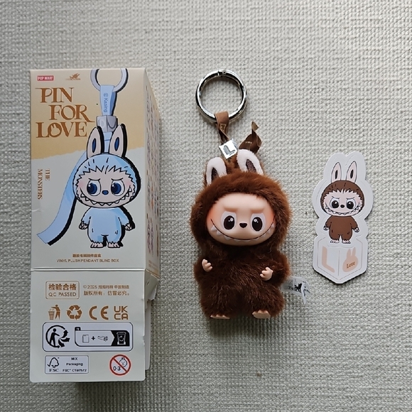 PIN FOR LOVE LABUBU LETTER L - Picture 10 of 10